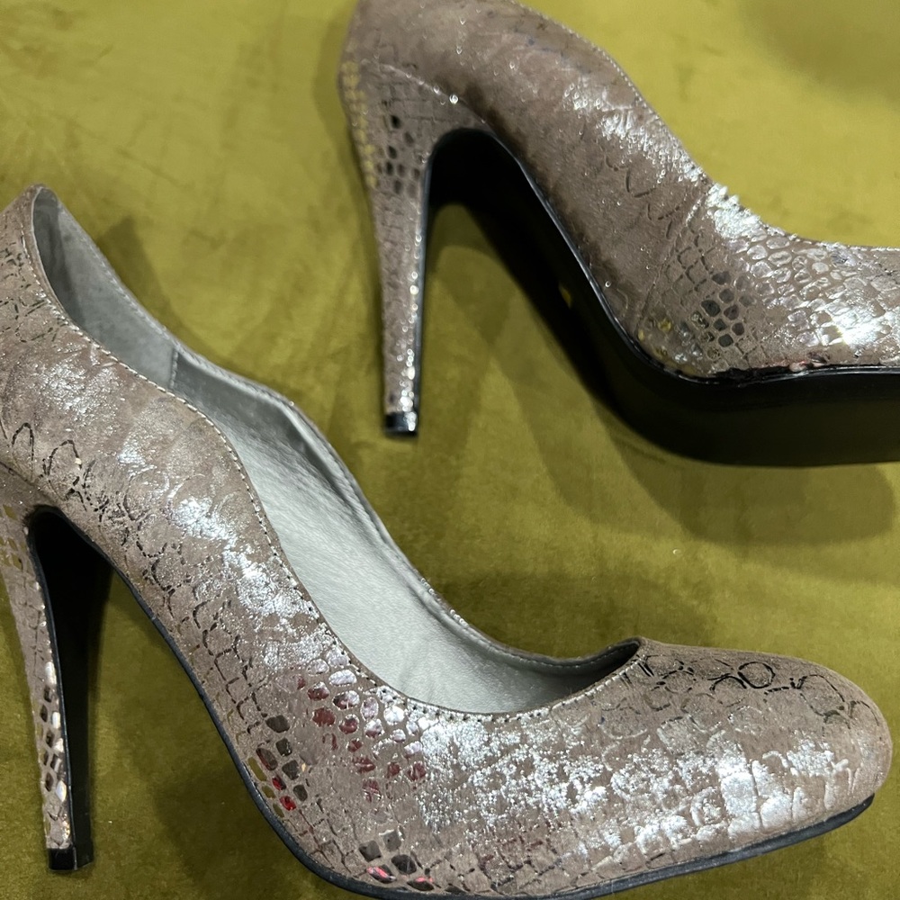 KELSI DAGGER python print heels - Picture 9 of 9